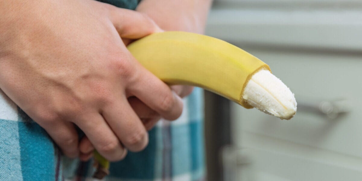 Beschnittener Penis: Der große Fakten-Check • AMORELIE Magazin