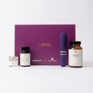 Box »Libido« mit Mini-Vibrator »Quickie« von AMORELIE, Maca-Kapseln, Safran-Kapseln und Kokosöl von Sunday Natural.